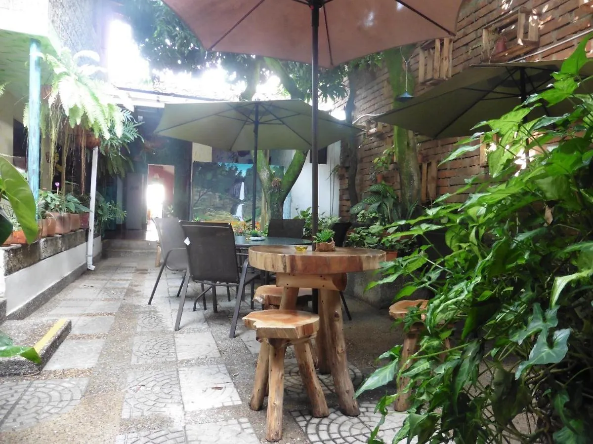 El Jardin De La 10 Hotel Medellin Guest house