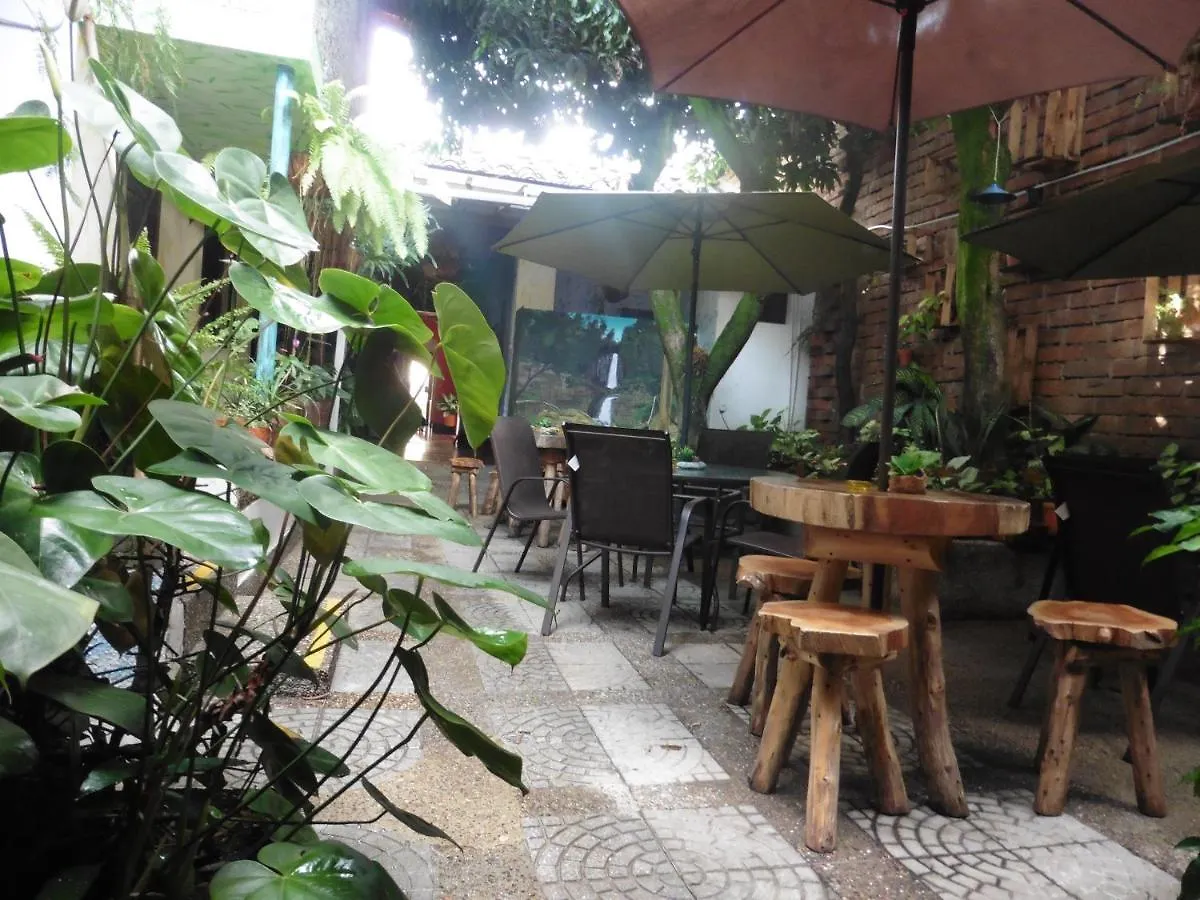 El Jardin De La 10 Hotel Medellin 2*,